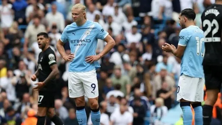 Soi Kèo Manchester City Vs Manchester United: Đôi Bạn Cùng Tiến? man-city-dang-sa-lay-bat-ngo-vao-dau-mua